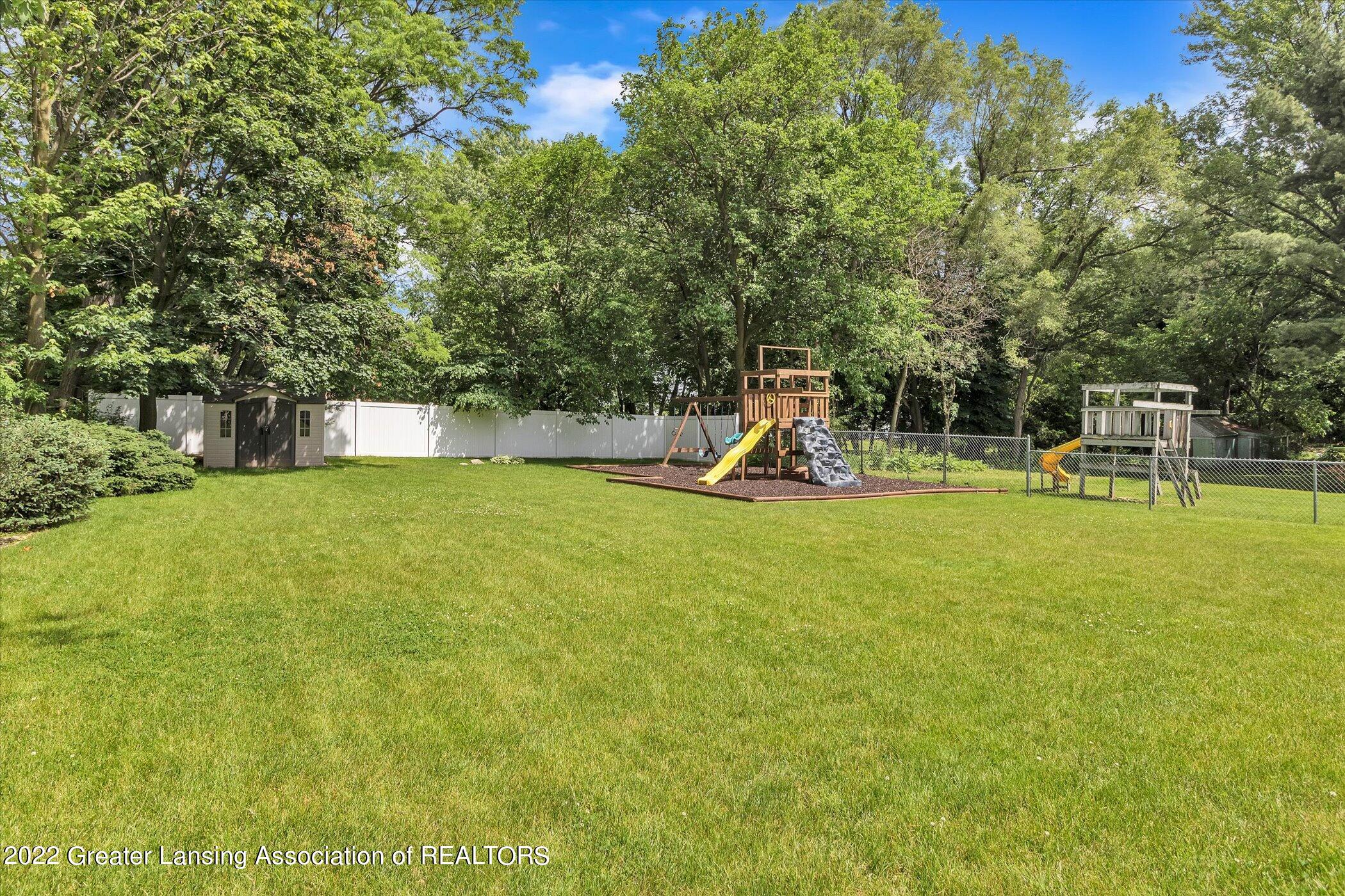 920 Bretton Road Lansing, MI 48917 - Photo 38 of 39 38-920-Bretton-Rd-WindowStill-Real-Estat