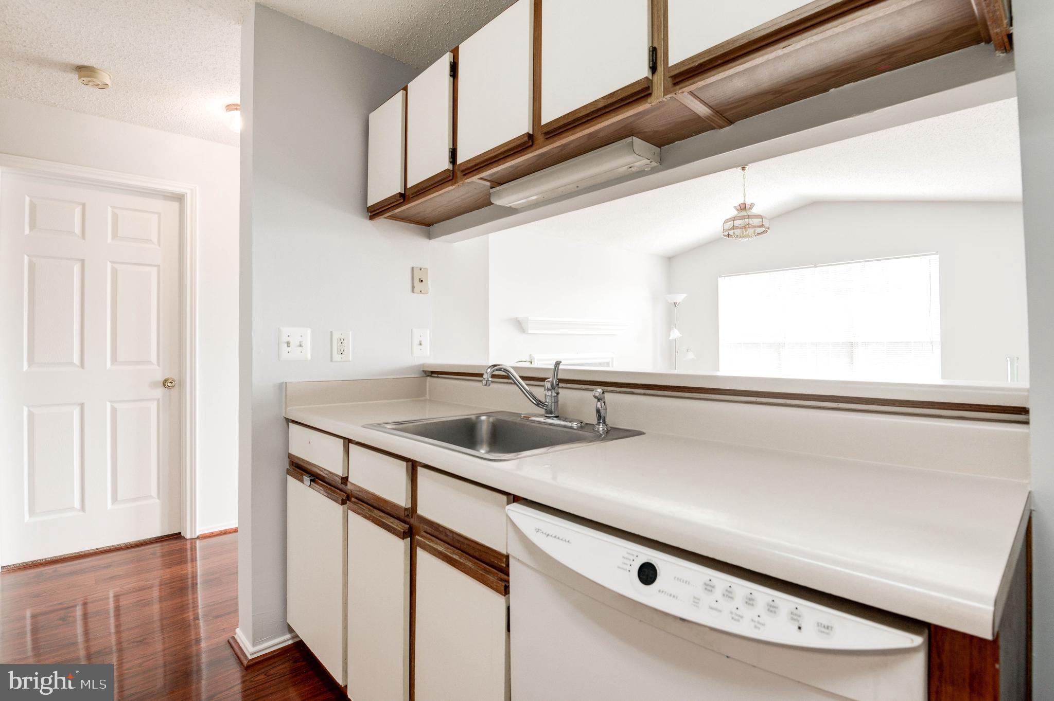 20979 Timber Ridge Terrace, Unit 303 Ashburn, VA 20147 - Photo 10 of 23 Kitchen