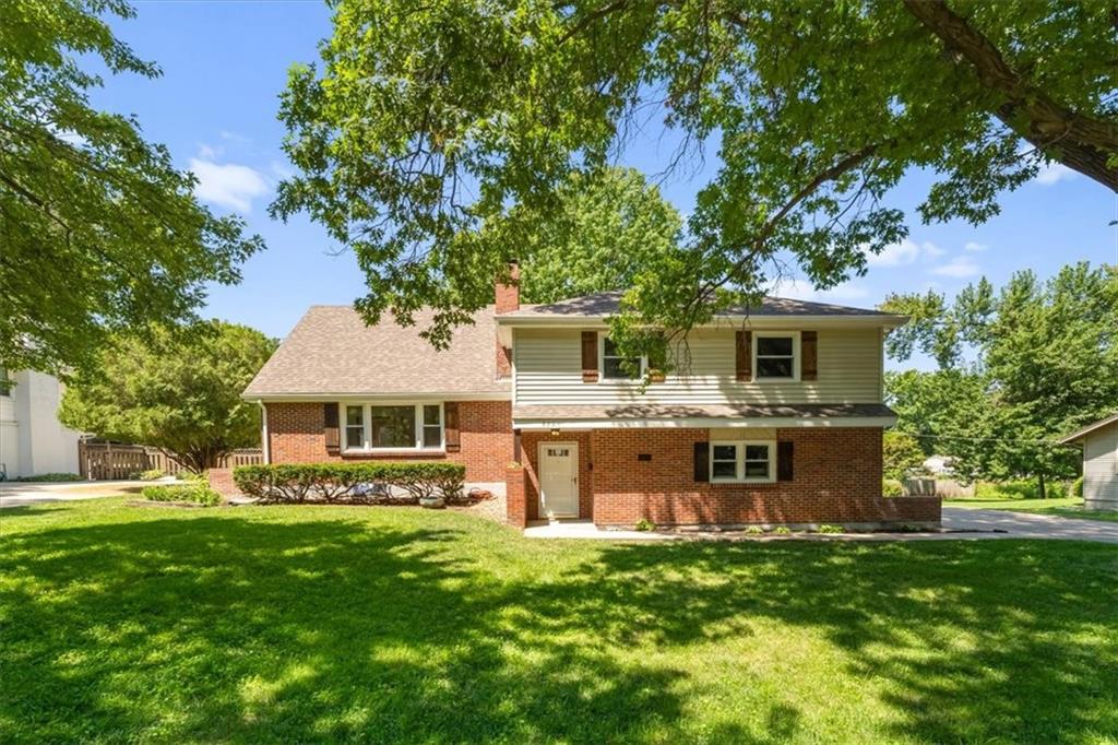 8204 Tomahawk Road Prairie Village, KS 66208 - Photo 1 of 46