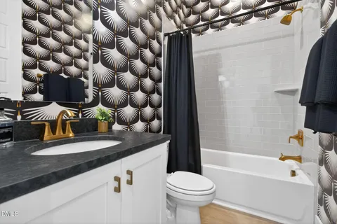 a view of entryway and workspace