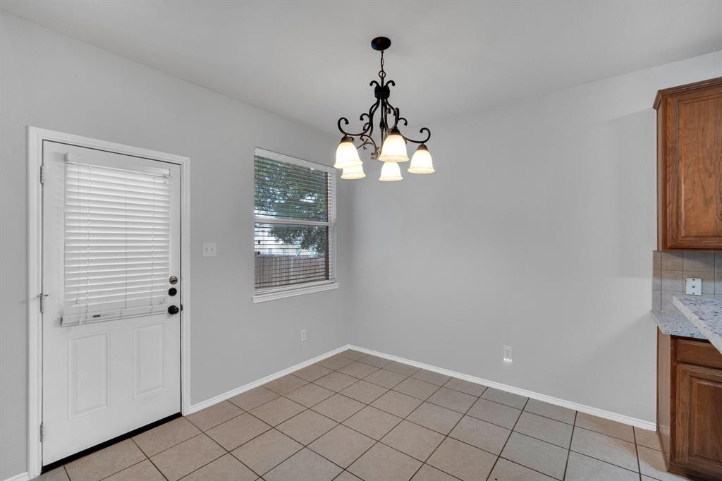 708 Hummingbird Trail Crowley, TX 76036 - Photo 9 of 24
