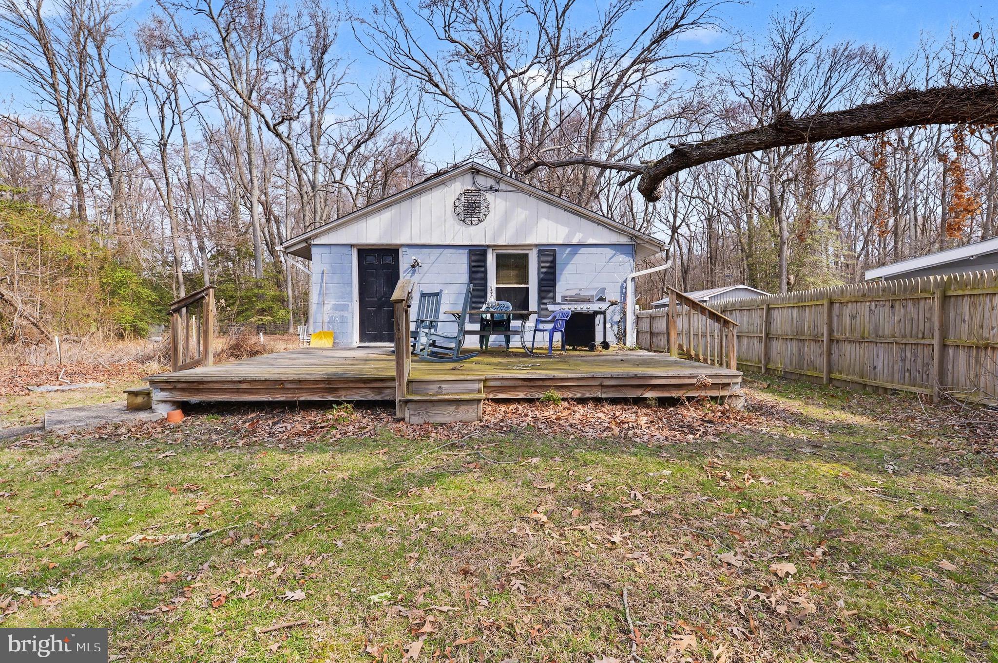 1220 Shesley Road Edgewater, MD 21037 - Photo 2 of 22 a house view with a garden space