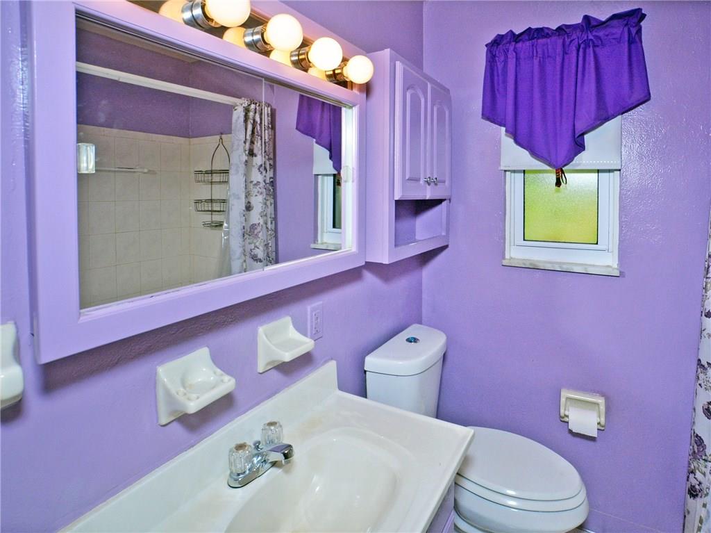 1326 Carnahan Road Pittsburgh, PA 15220 - Photo 17 of 22 Gallery Image 17