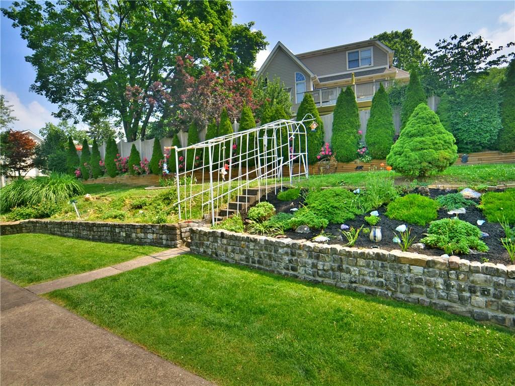 1326 Carnahan Road Pittsburgh, PA 15220 - Photo 20 of 22 Gallery Image 20