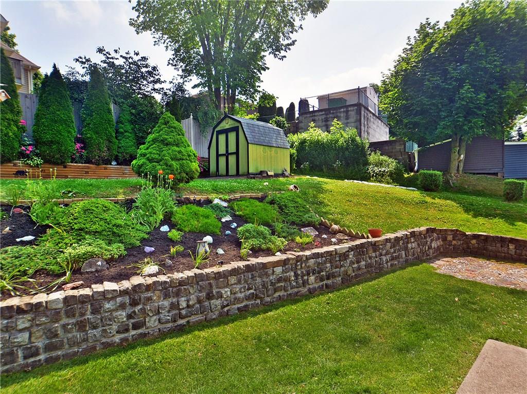1326 Carnahan Road Pittsburgh, PA 15220 - Photo 21 of 22 Gallery Image 21