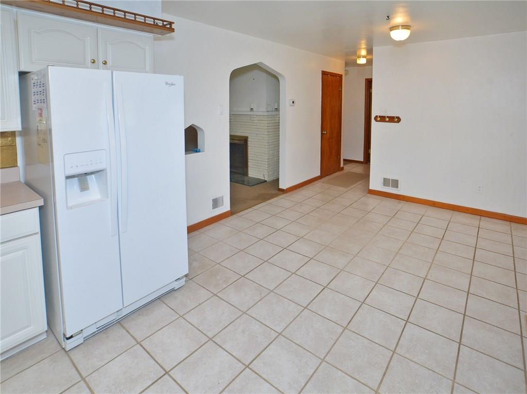 1326 Carnahan Road Pittsburgh, PA 15220 - Photo 4 of 22 Gallery Image 4