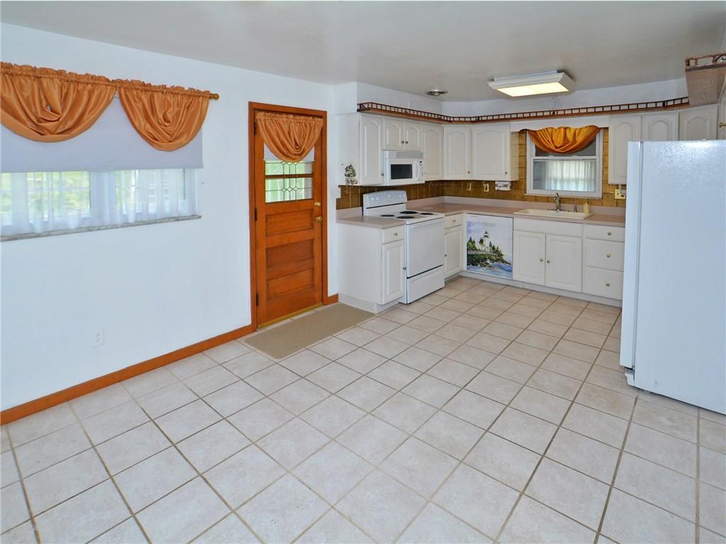 1326 Carnahan Road Pittsburgh, PA 15220 - Photo 6 of 22 Gallery Image 6