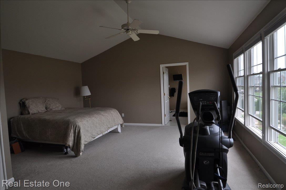 693 Bliss Drive Rochester, MI 48307 - Photo 17 of 21 master bedroom