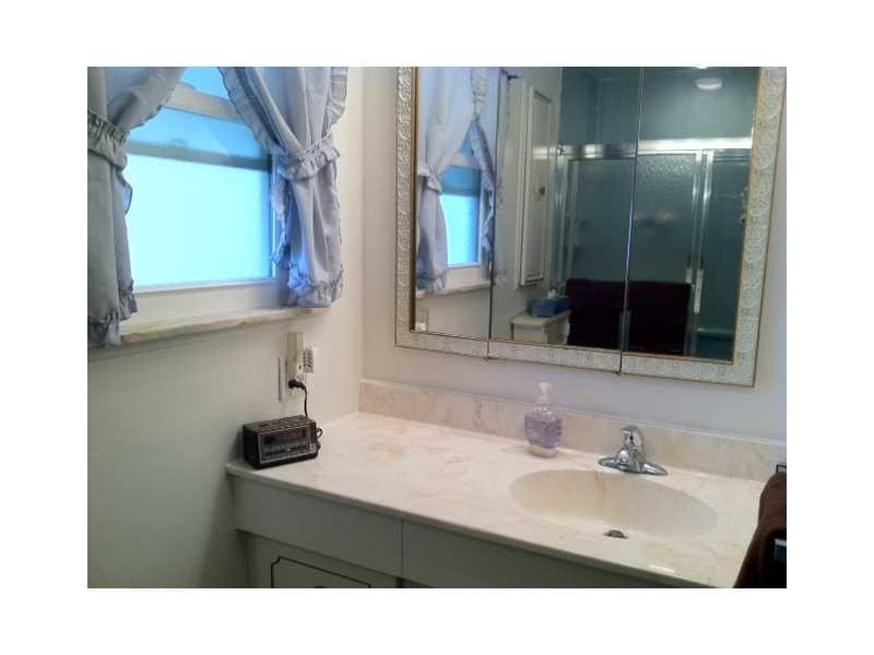 633 Irwin Run Road West Mifflin, PA 15122 - Photo 13 of 25 Full Bath.