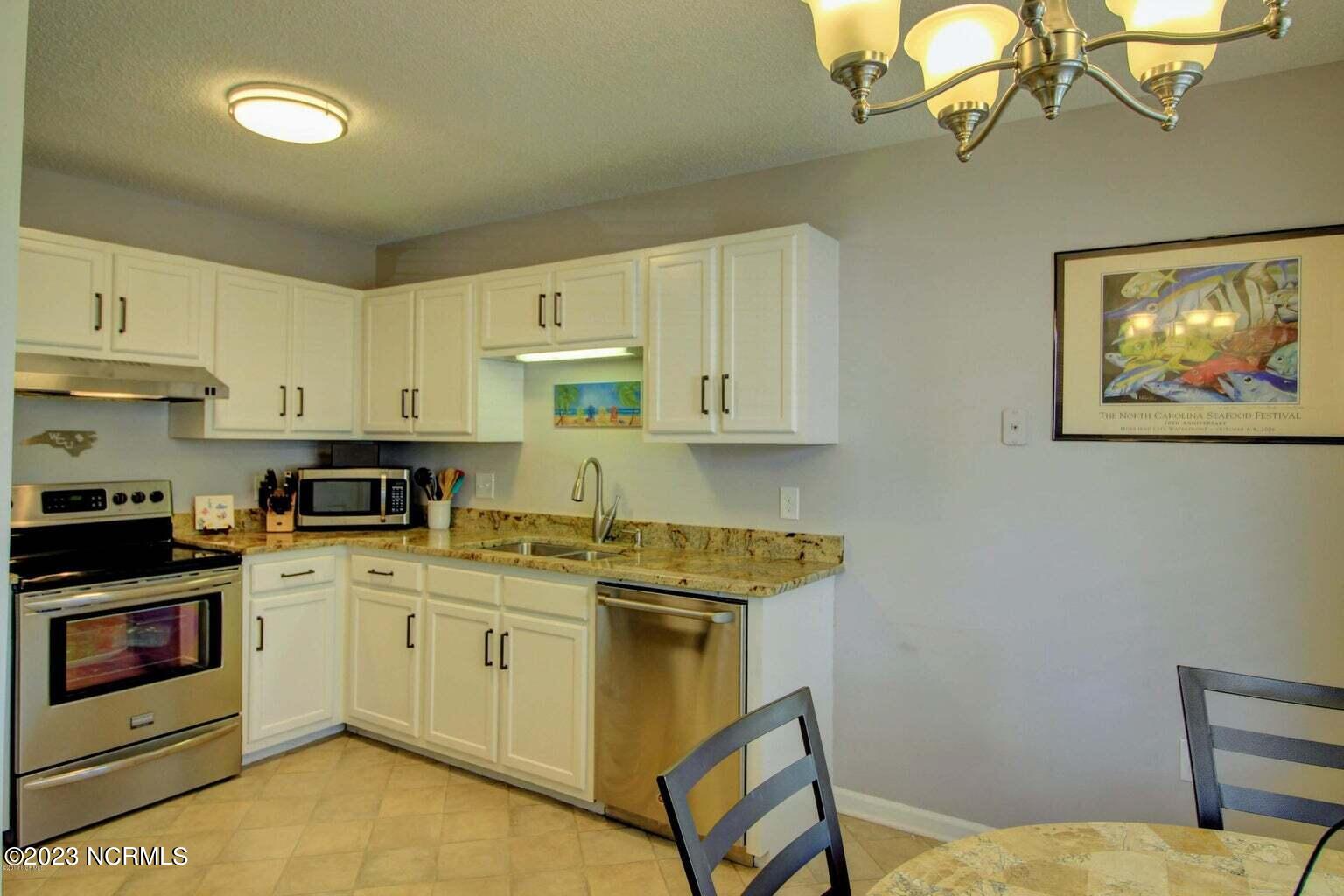 600 North 35th Street, Unit 602 Morehead City, NC 28557 - Photo 8 of 16 20190419175144558838000000-o