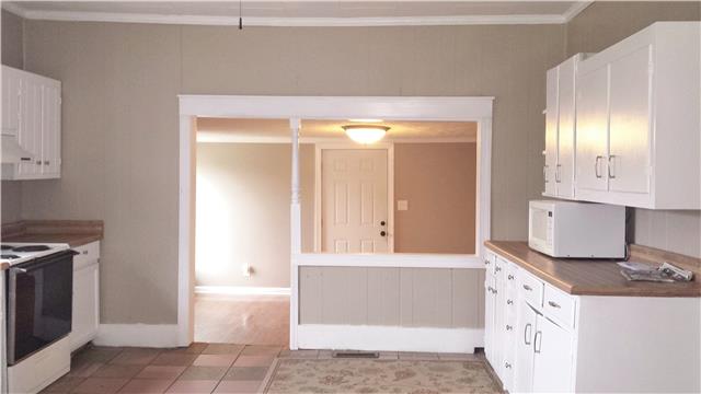 290 Cottage Home Road Liberty, TN 37095 - Photo 4 of 15 a bathroom with a bathtub and a sink