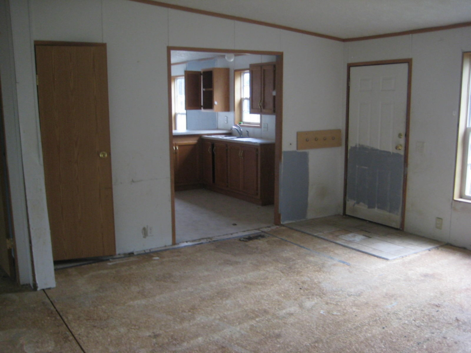 415 Lee Decatur, MI 49045 - Photo 8 of 20 IMG_5043