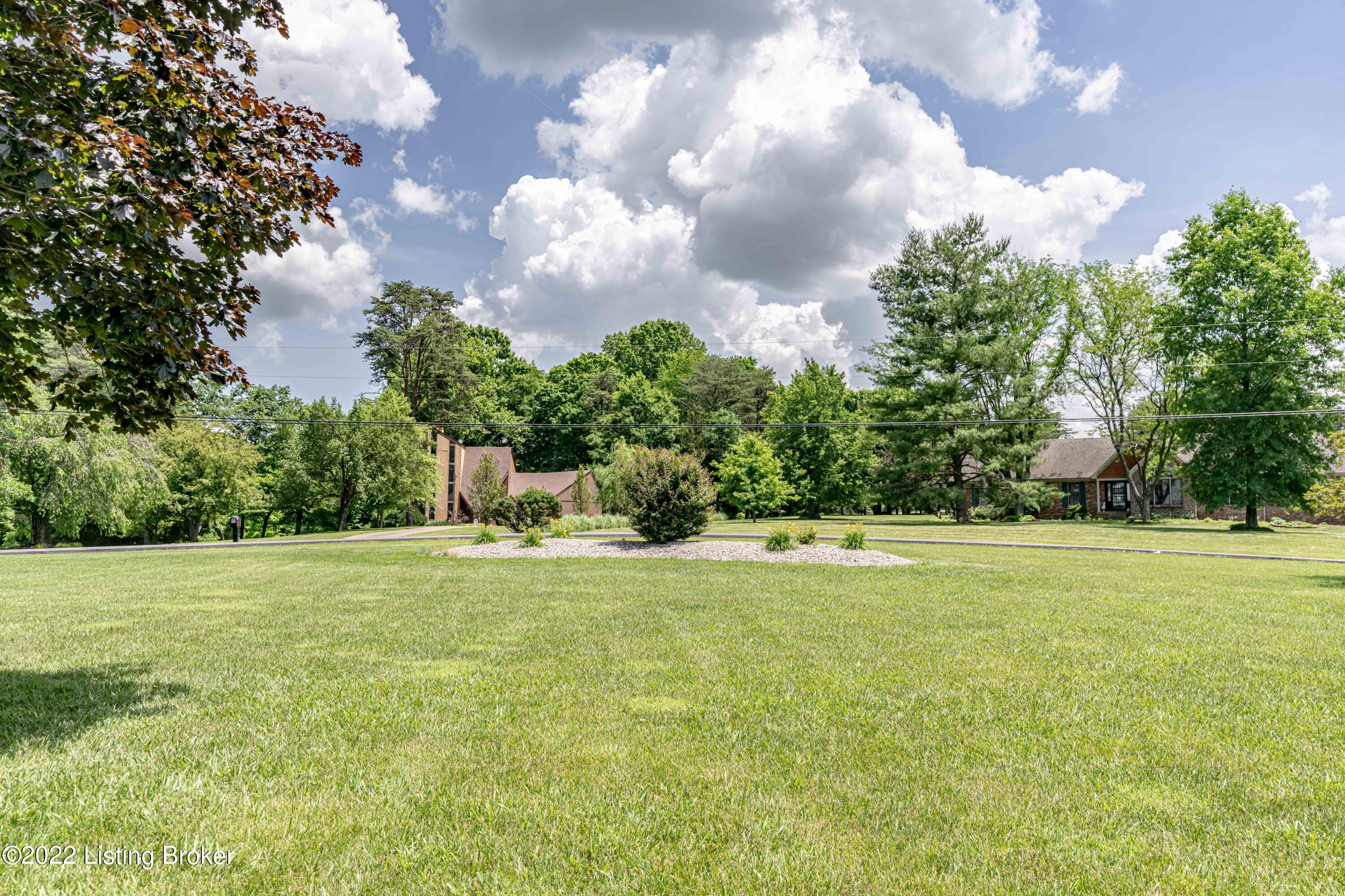 689 West Laurel River Road Shepherdsville, KY 40165 - Photo 27 of 129 DSC02233