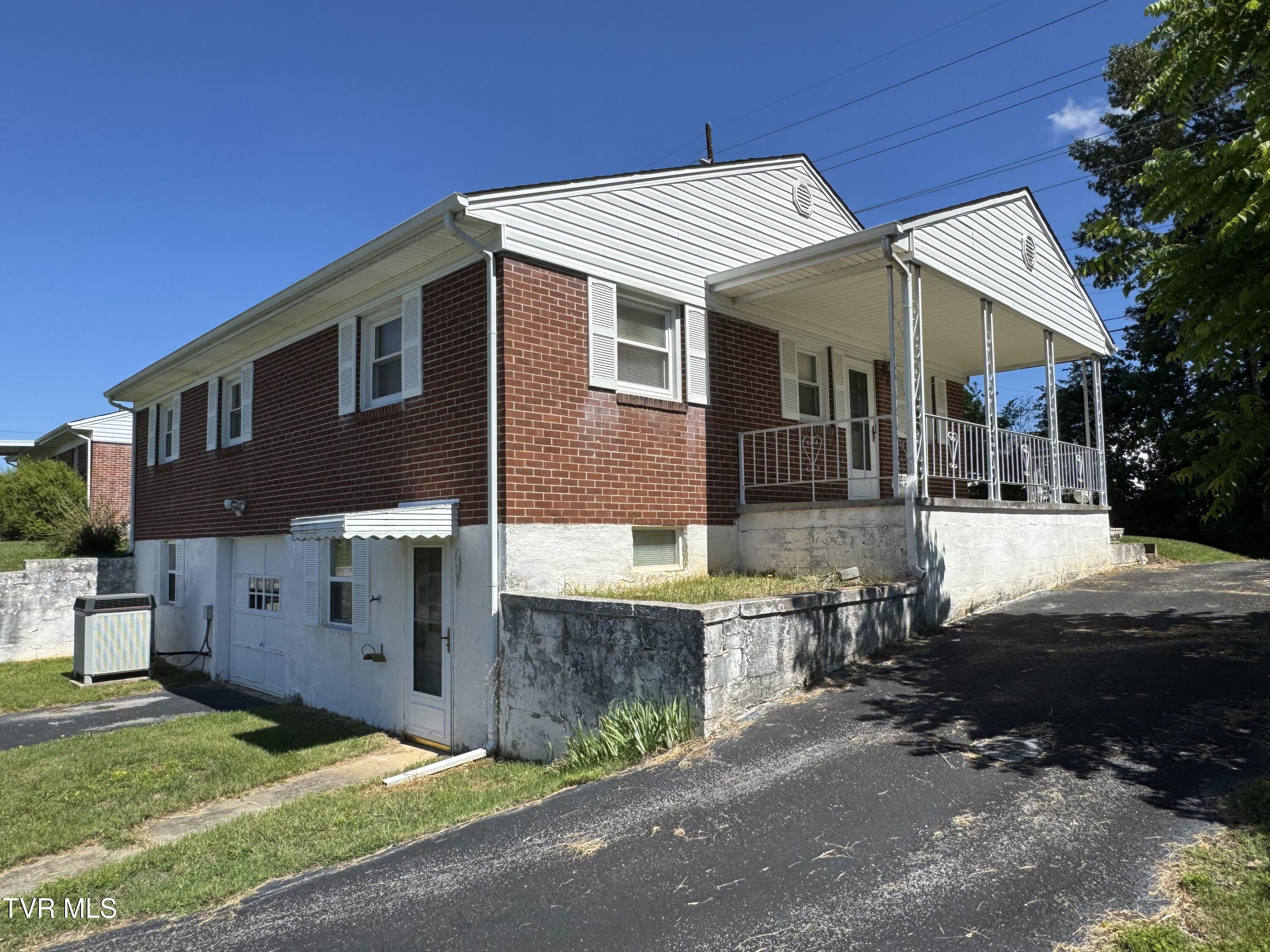 116 West Cedar Street Bristol, TN 37620 - Photo 23 of 24 IMG_1798
