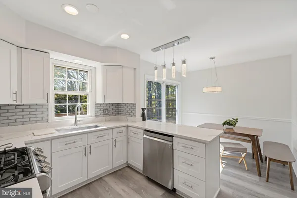 $840,000 | 7305 Langsford Court, Springfield, VA 22153