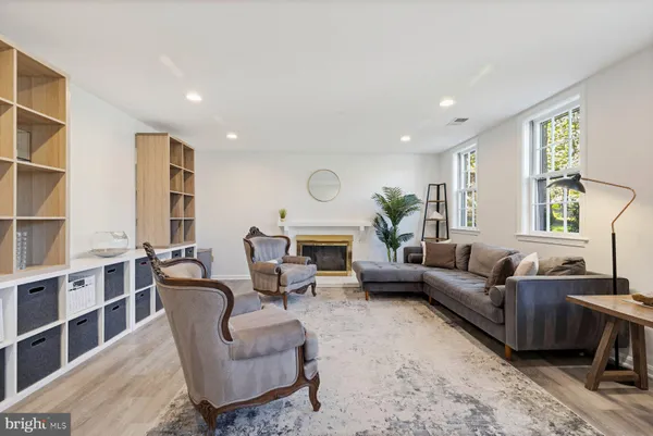$840,000 | 7305 Langsford Court, Springfield, VA 22153