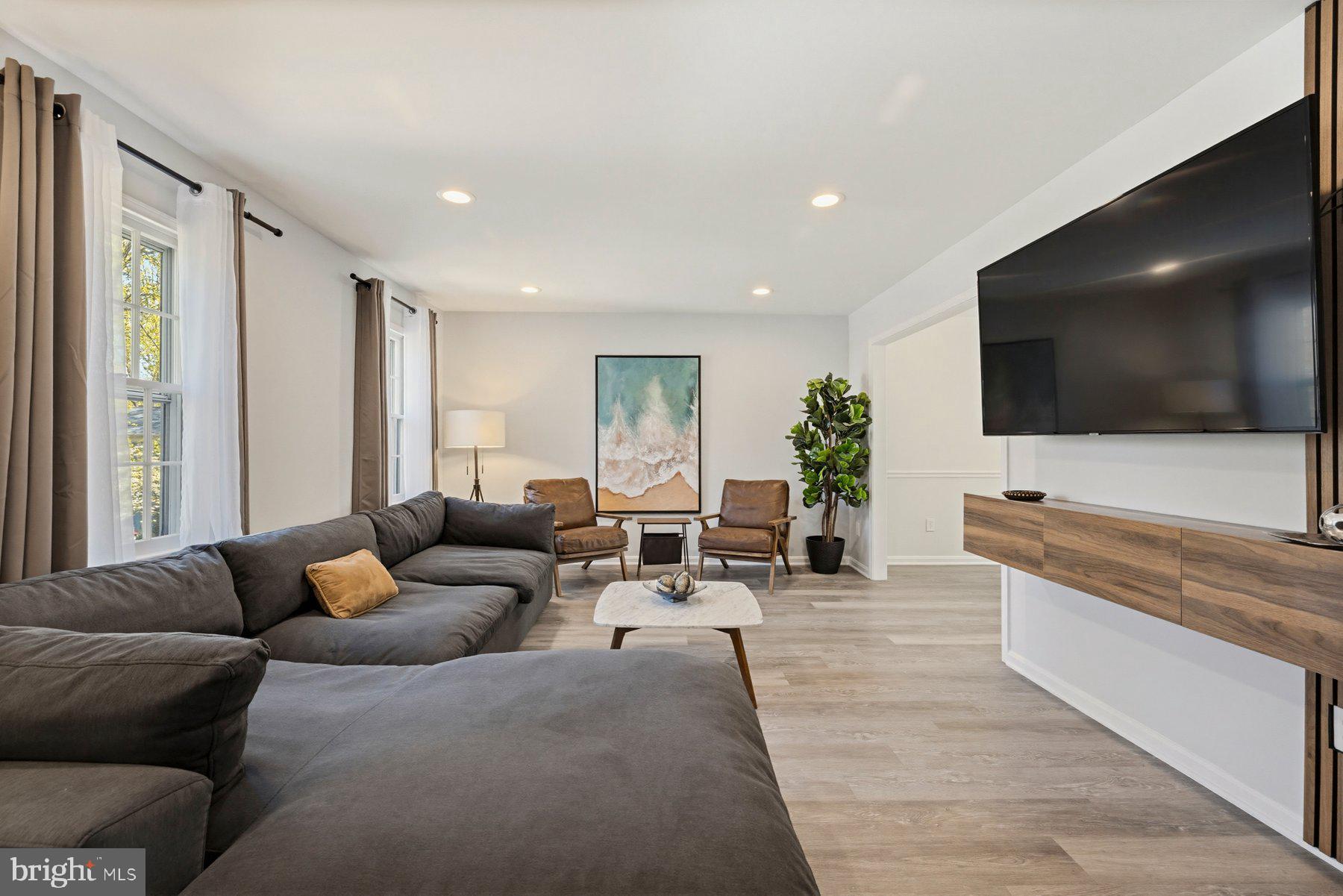 7305 Langsford Court Springfield, VA 22153 - Photo 4 of 42