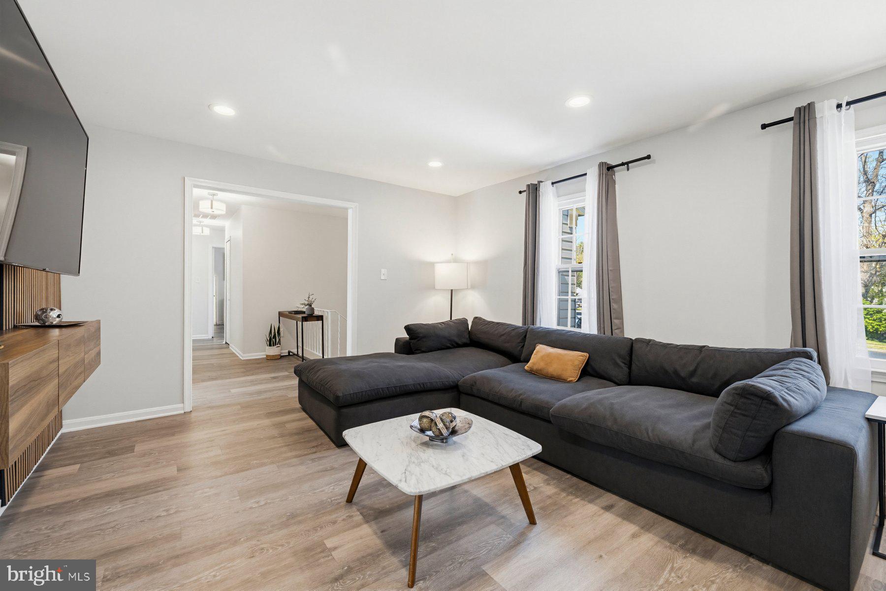 7305 Langsford Court Springfield, VA 22153 - Photo 6 of 42