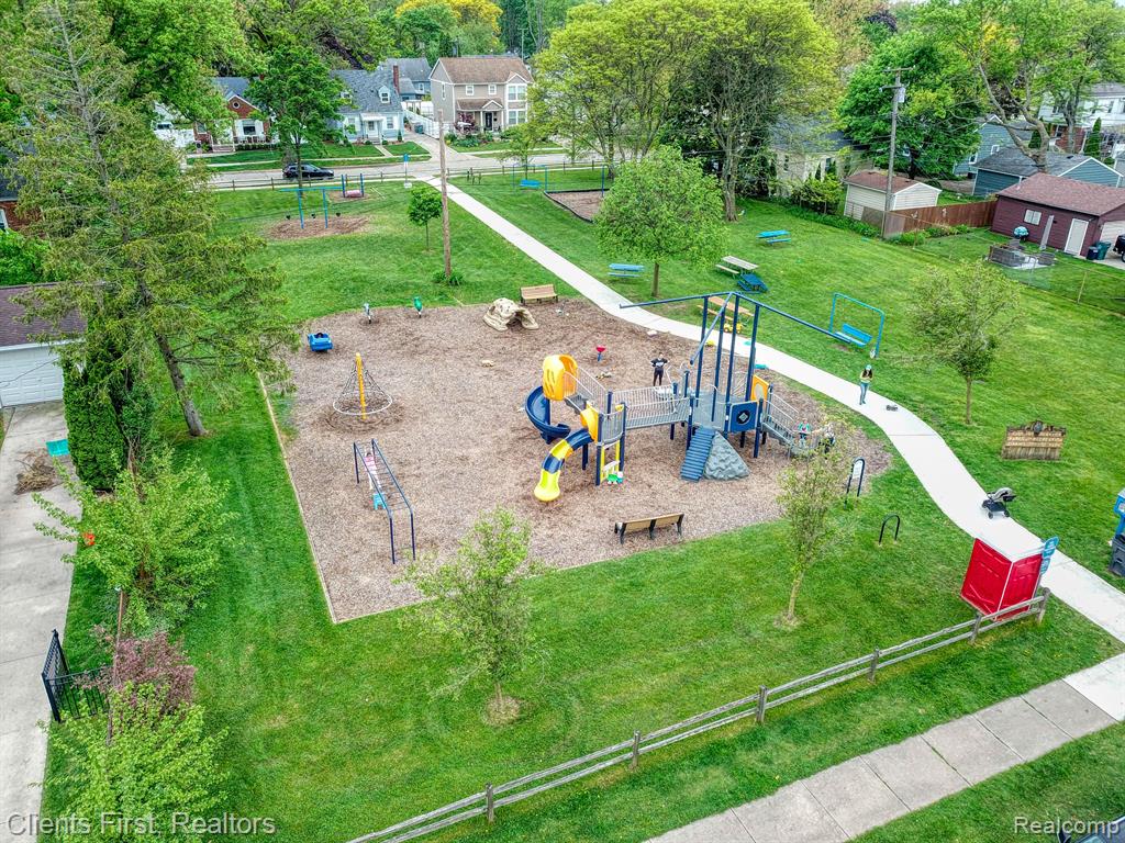 1384 Cambridge Road Berkley, MI 48072 - Photo 42 of 48