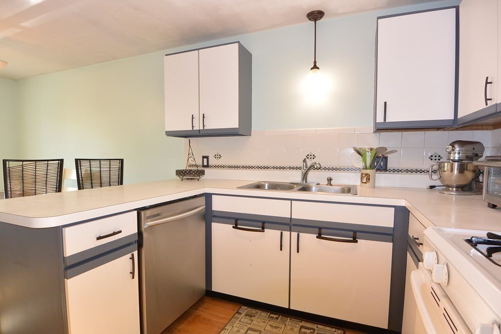 849 Boston Post Road East, Unit 8F Marlborough, MA 01752 - Photo 4 of 28 Gallery Image 4
