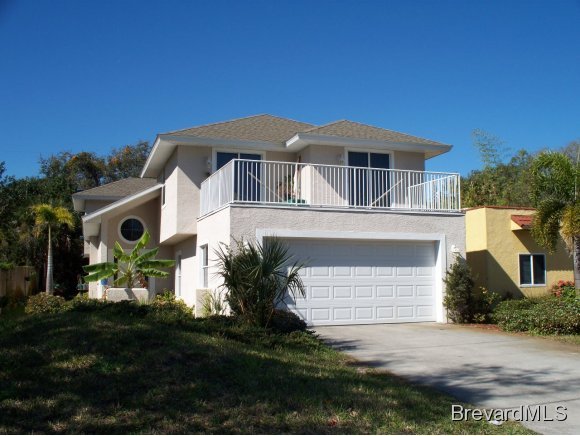 2212 Country Club Road Melbourne, FL 32901 - Photo 1 of 12 Primary Photo