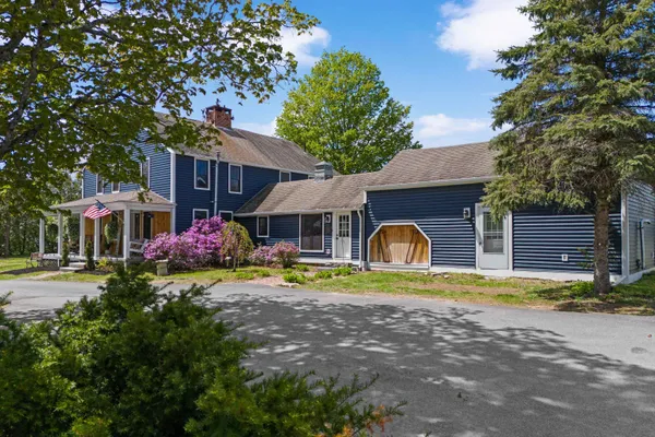 $599,900 | 1407 South Stark Highway, Weare, NH 03281