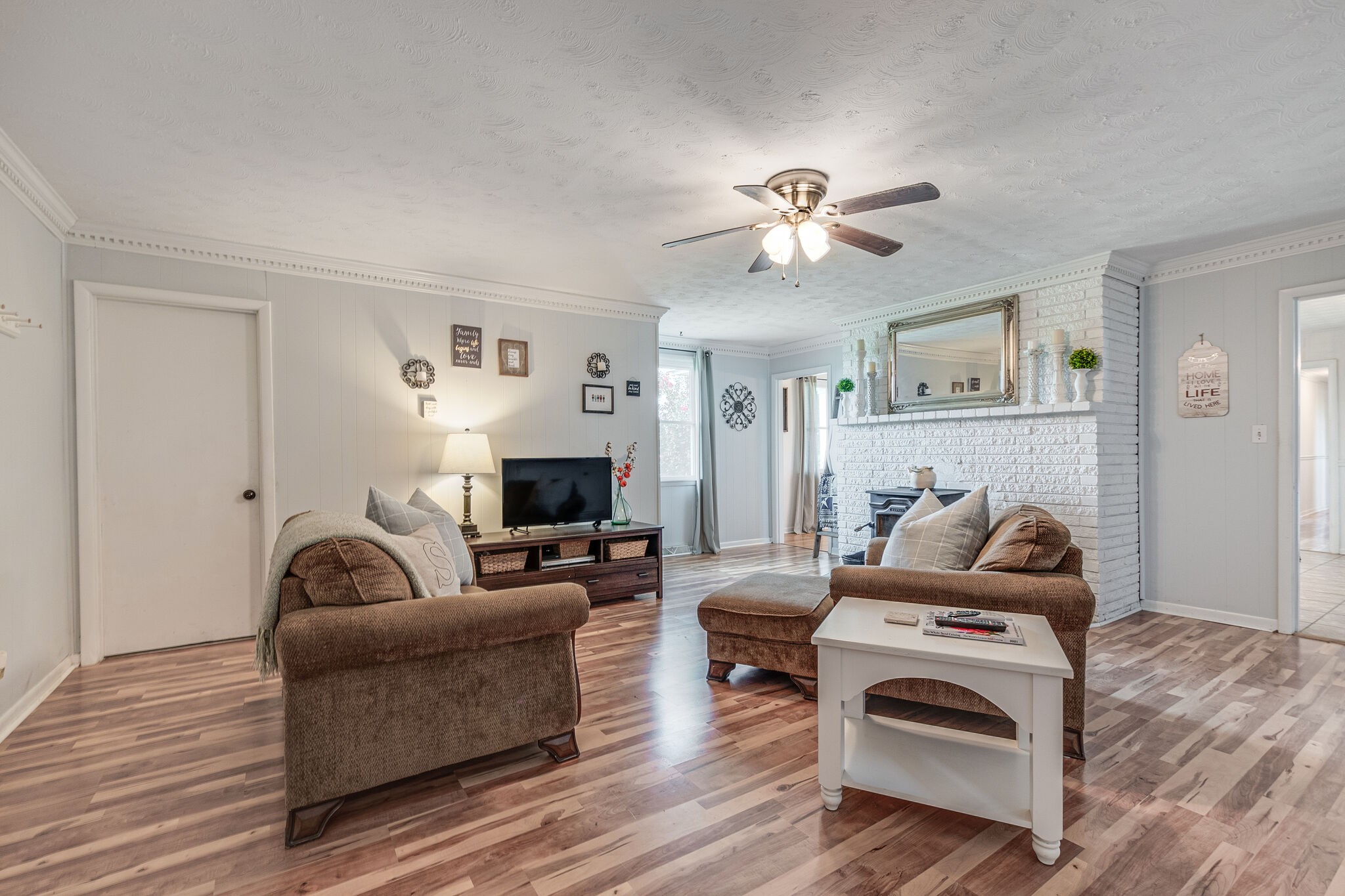 540 Cook Road Portland, TN 37148 - Photo 20 of 32 a living room with furniture and a wooden floor