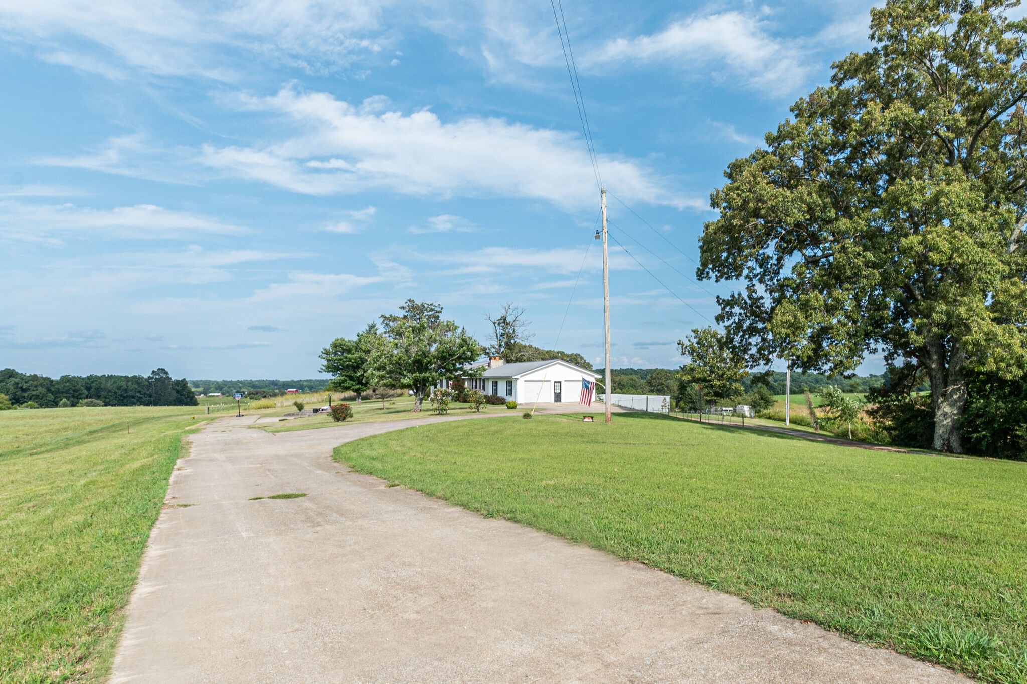 540 Cook Road Portland, TN 37148 - Photo 6 of 32 a view of a fountain in front of a big yard with plants
