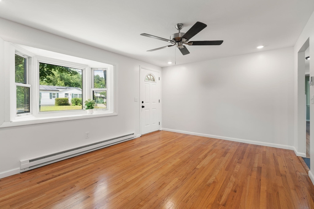 188 Moss Road Springfield, MA 01119 - Photo 5 of 29