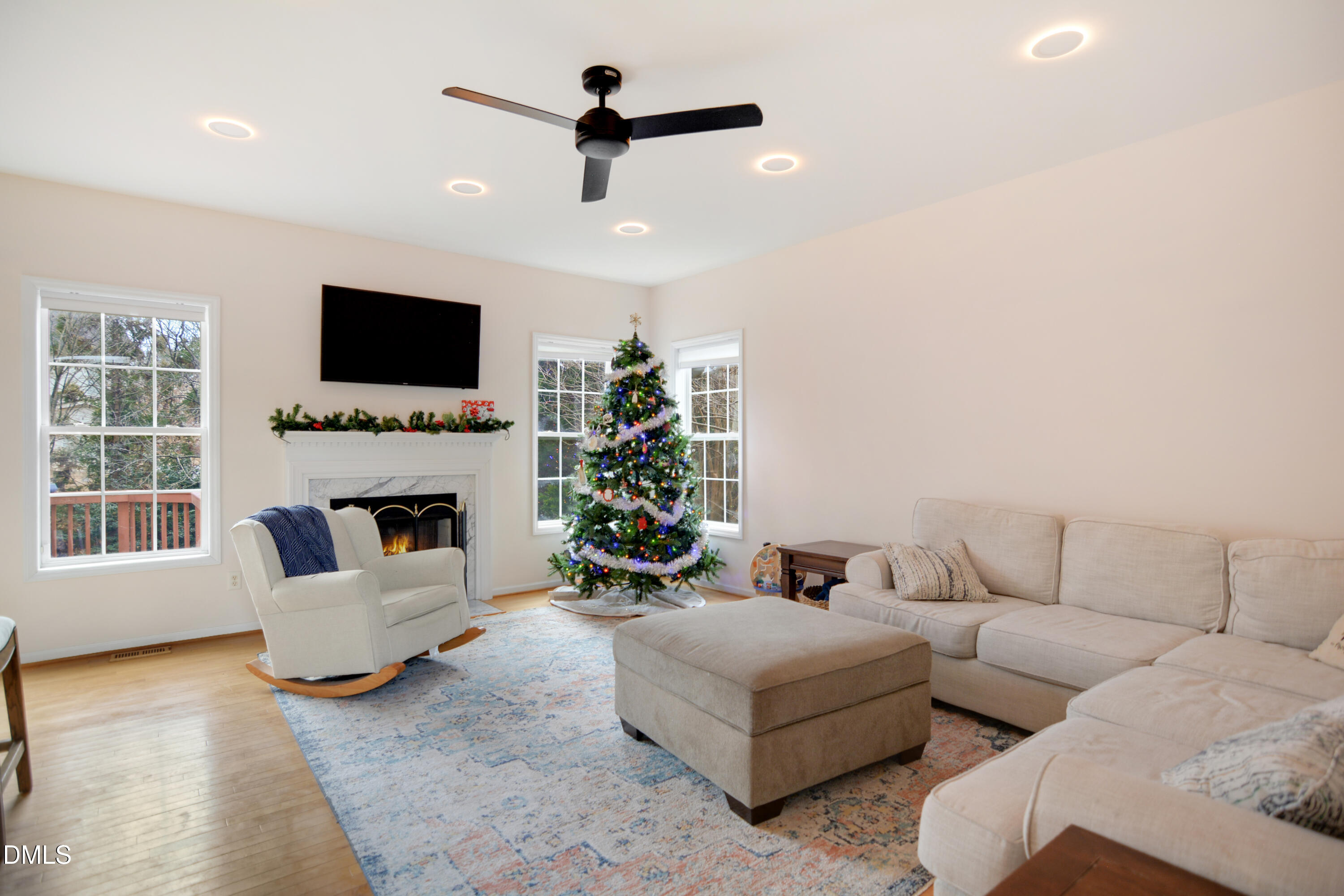 5309 Antebellum Road Raleigh, NC 27606 - Photo 8 of 31 04