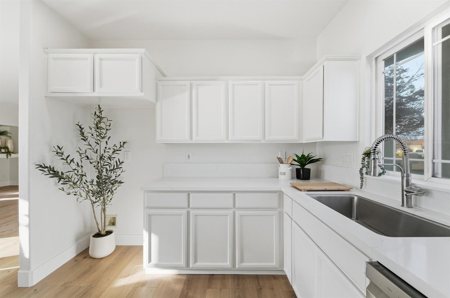 2031 Draft Court Turlock, CA 95380 - Photo 11 of 50