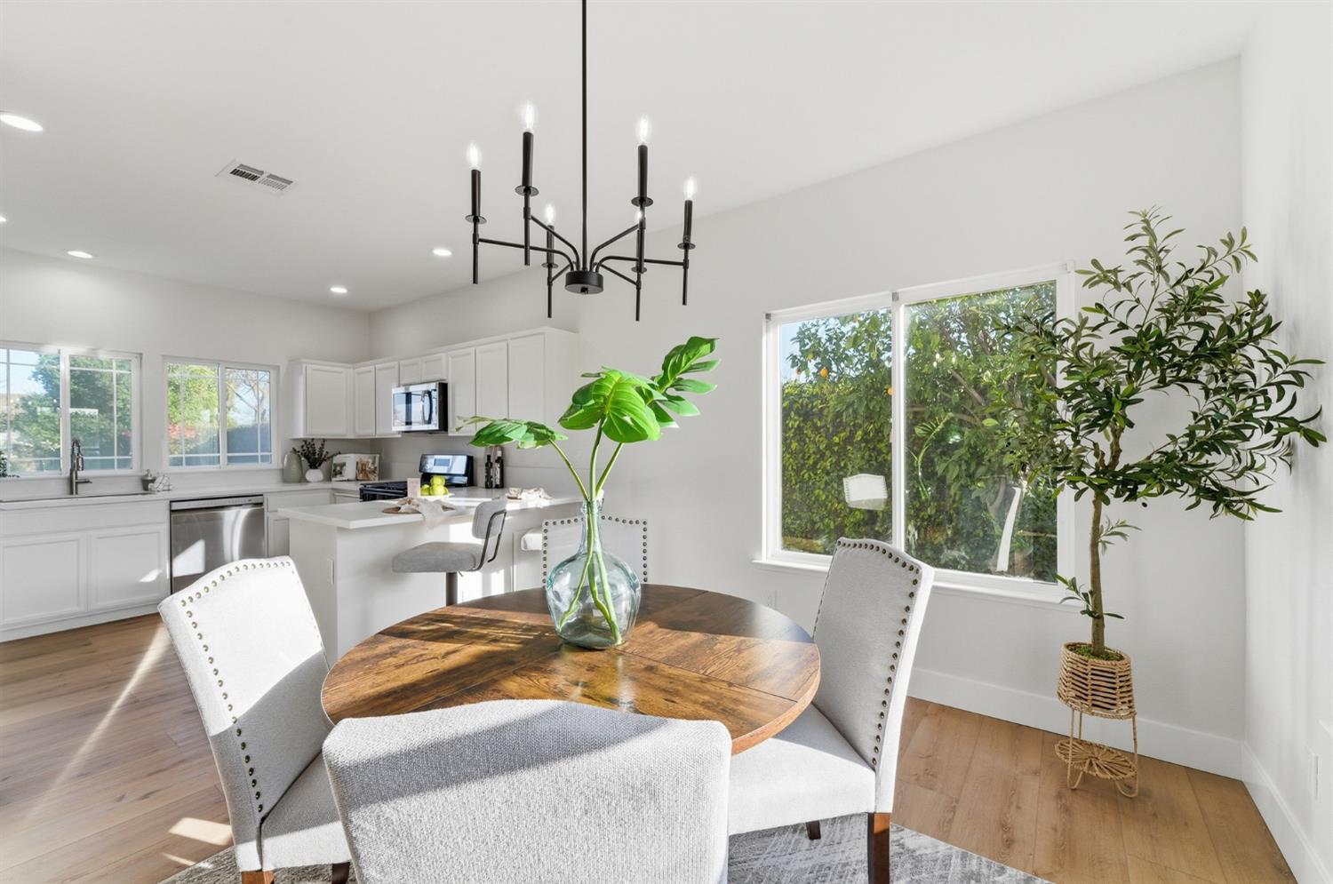 2031 Draft Court Turlock, CA 95380 - Photo 15 of 50