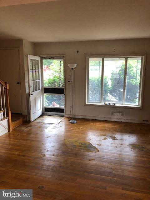 1044 Craftswood Road Baltimore, MD 21228 - Photo 2 of 12
