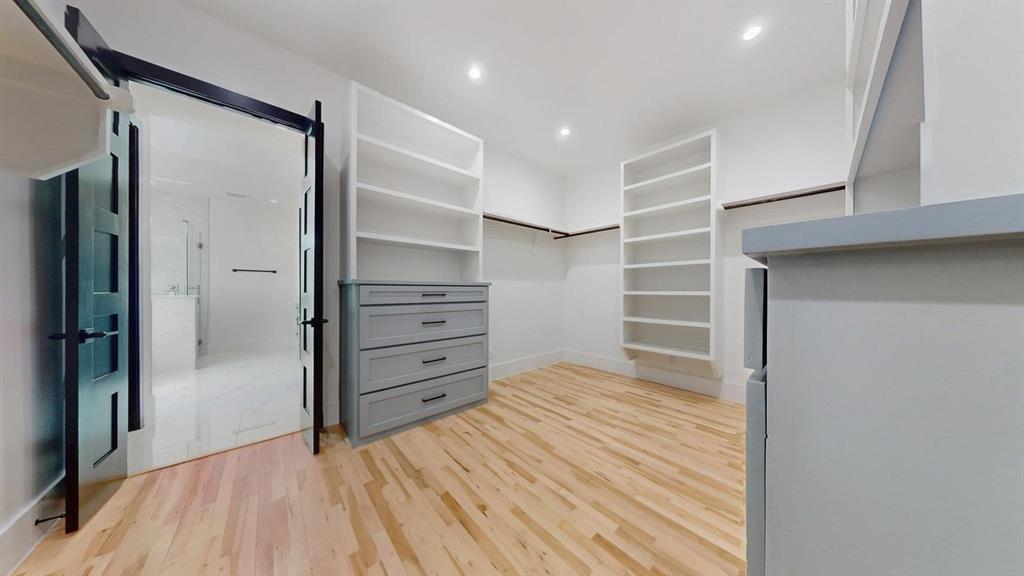 1860 Old Telico Road Ennis, TX 75119 - Photo 30 of 40 a view of walk in closet with empty racks