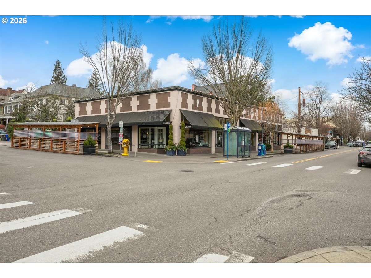 2454 Northwest Westover Road, Unit 102 Portland, OR 97210 - Photo 25 of 32
