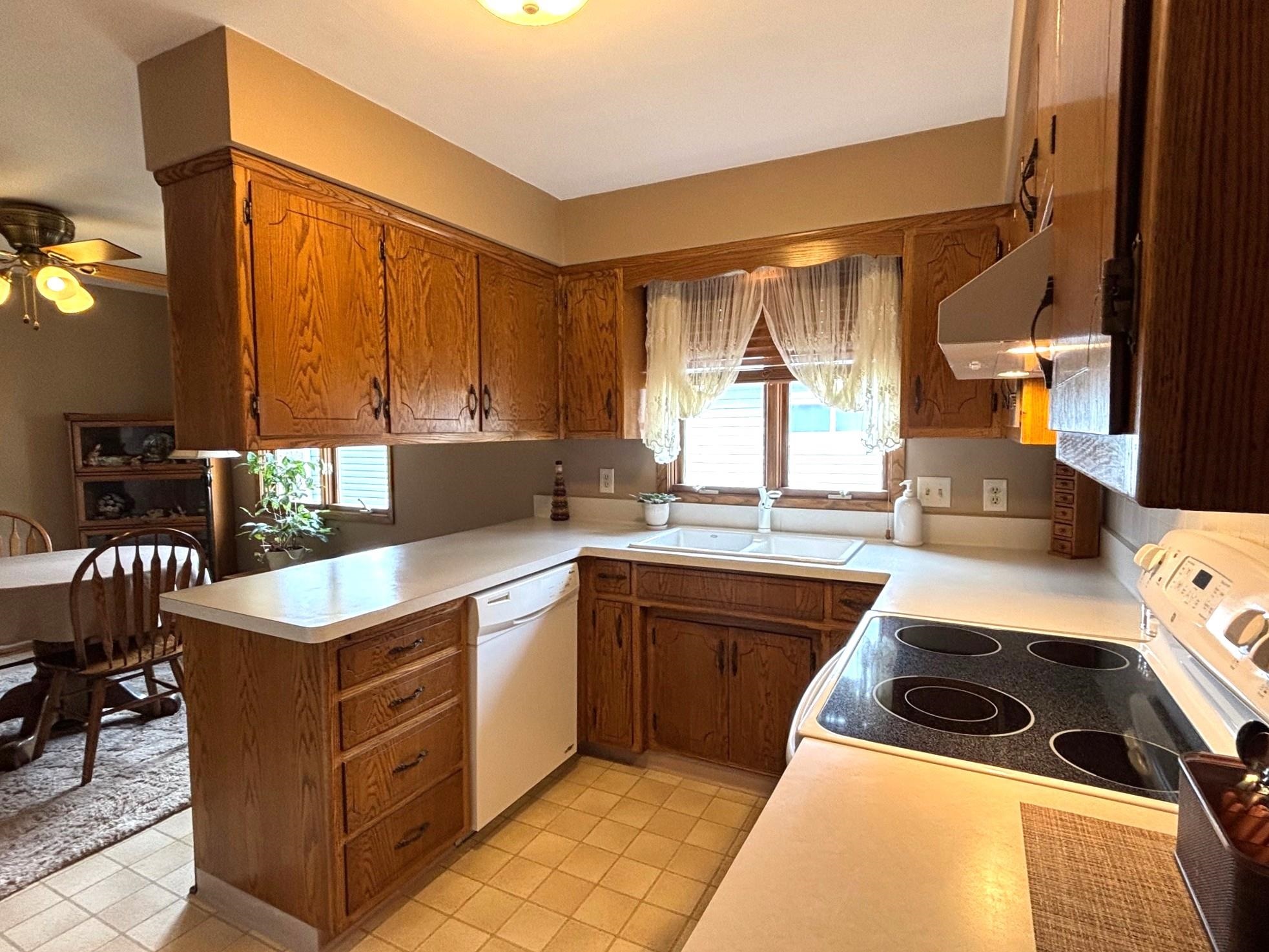 1931 North Summit Street Appleton, WI 54914 - Photo 6 of 17