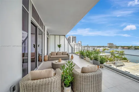 $2,000,000 | 153 North Seabreeze Boulevard, Unit 403, Fort Lauderdale, FL 33304