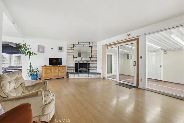 $1,299,000 | 1934 South Robert Lane, Anaheim, CA 92802