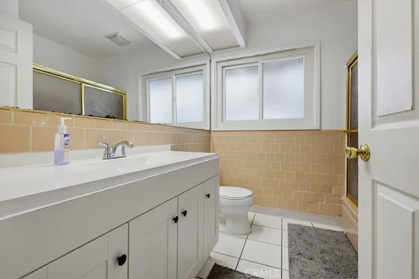 $1,299,000 | 1934 South Robert Lane, Anaheim, CA 92802