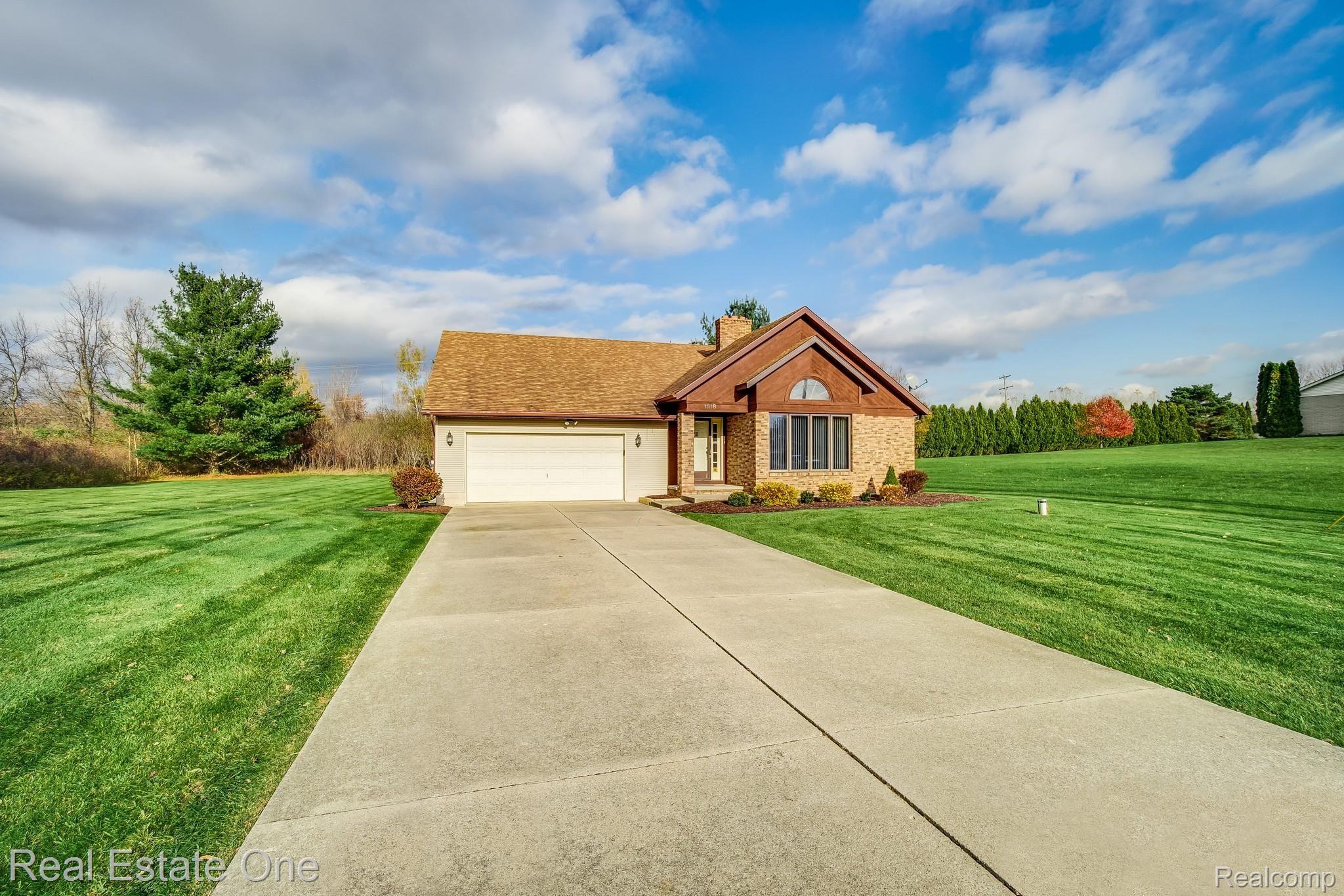 1618 Rulane Drive Lapeer, MI 48446 - Photo 1 of 28 DSC01726.jpg