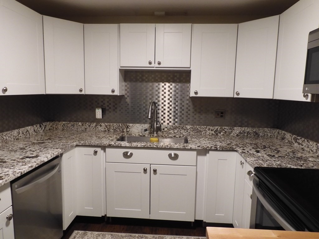 15 Lawrence Road, Unit 30 Rowley, MA 01969 - Photo 3 of 16