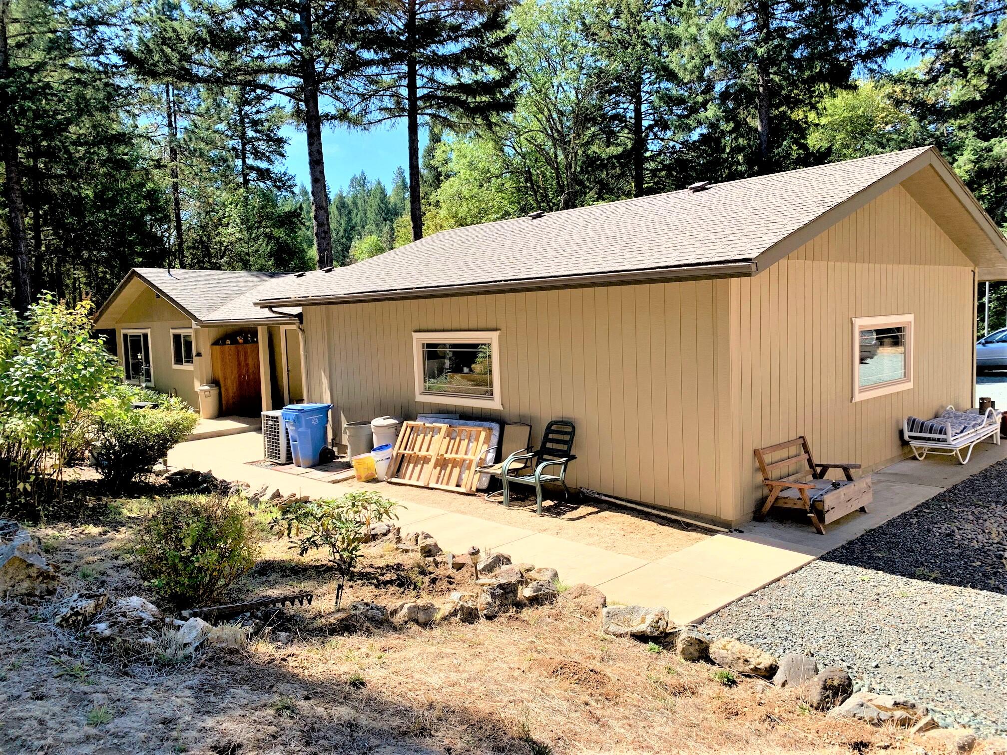 2793 Pleasant Creek Road Rogue River, OR 97537 - Photo 21 of 39 Back of two car garage