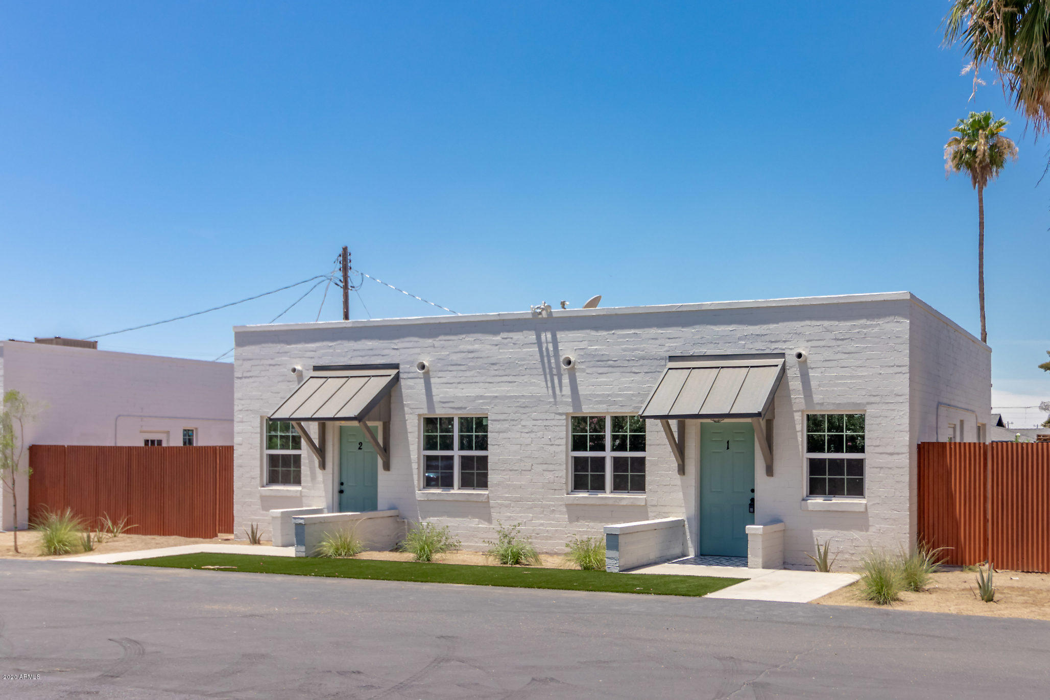 1649 East Oak Street, Unit 8 Phoenix, AZ 85006 - Photo 2 of 18 001-1649EOakSTUnit1-Phoenix-AZ-85006-sma