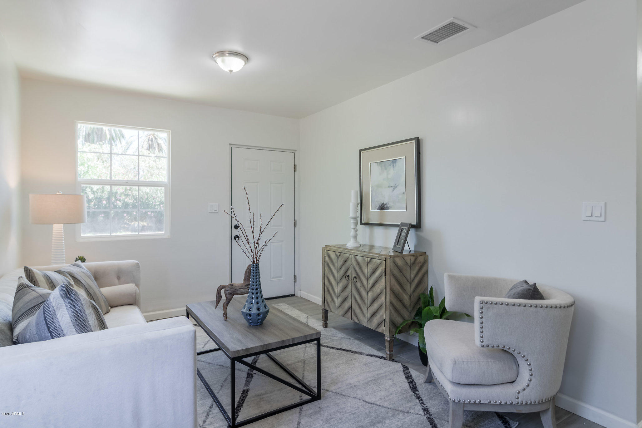 1649 East Oak Street, Unit 8 Phoenix, AZ 85006 - Photo 5 of 18 004-1649EOakSTUnit1-Phoenix-AZ-85006-sma
