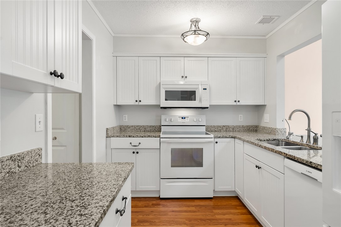 1402 Leeward Road Anderson, SC 29625 - Photo 12 of 50 Kitchen with Appliances