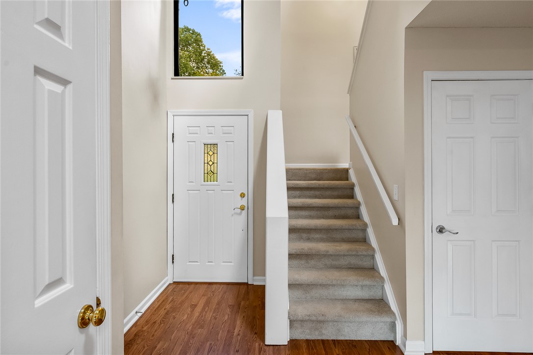 1402 Leeward Road Anderson, SC 29625 - Photo 4 of 50 Foyer