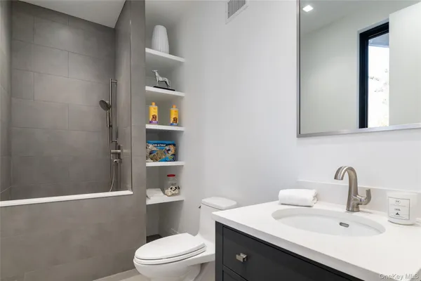 $5,695,000 | 144 Wendover Road, Rye, NY 10580