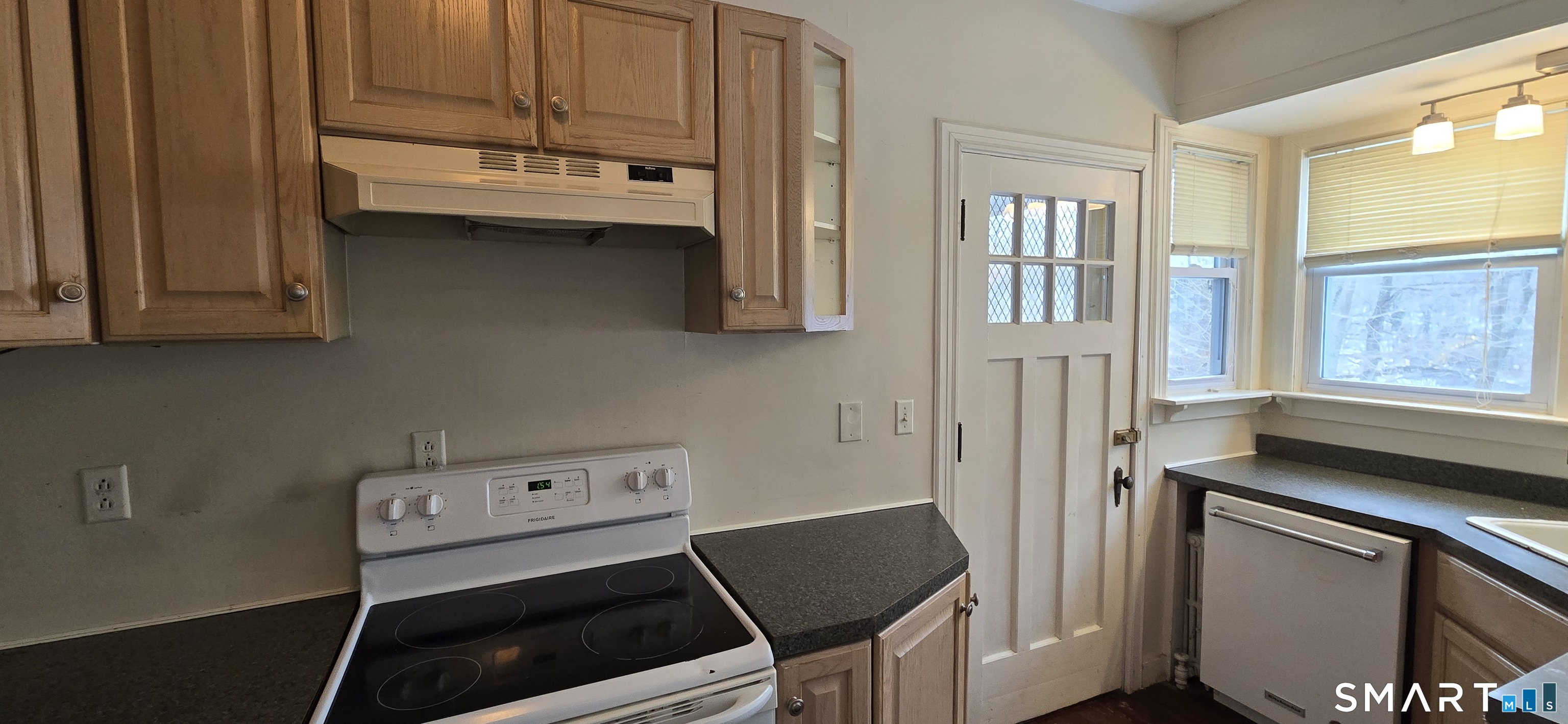 40 Maple Grove Avenue Norwich, CT 06360 - Photo 6 of 24