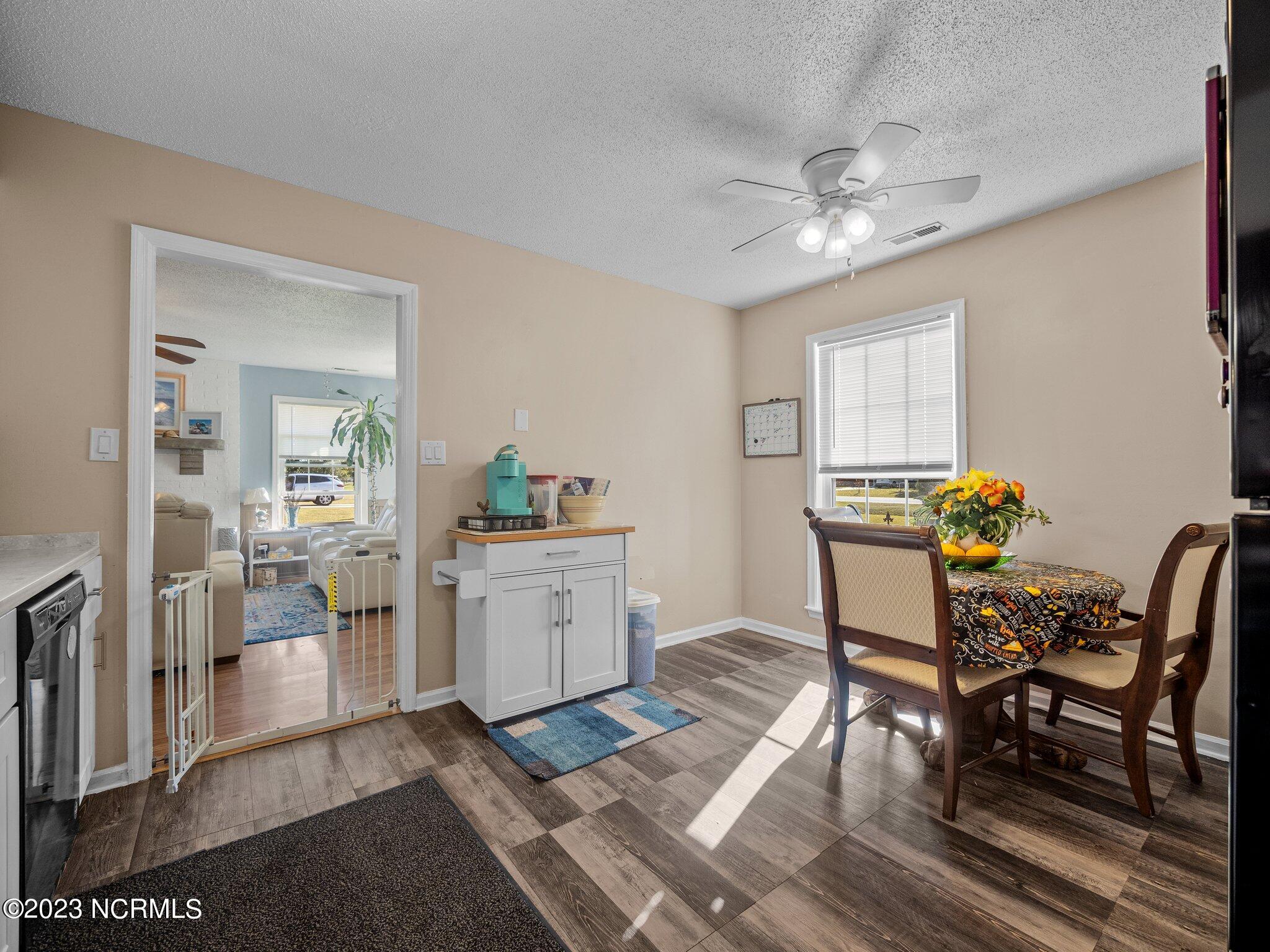 312 Riggs Road Hubert, NC 28539 - Photo 17 of 36 43-web-or-mls-PA249257