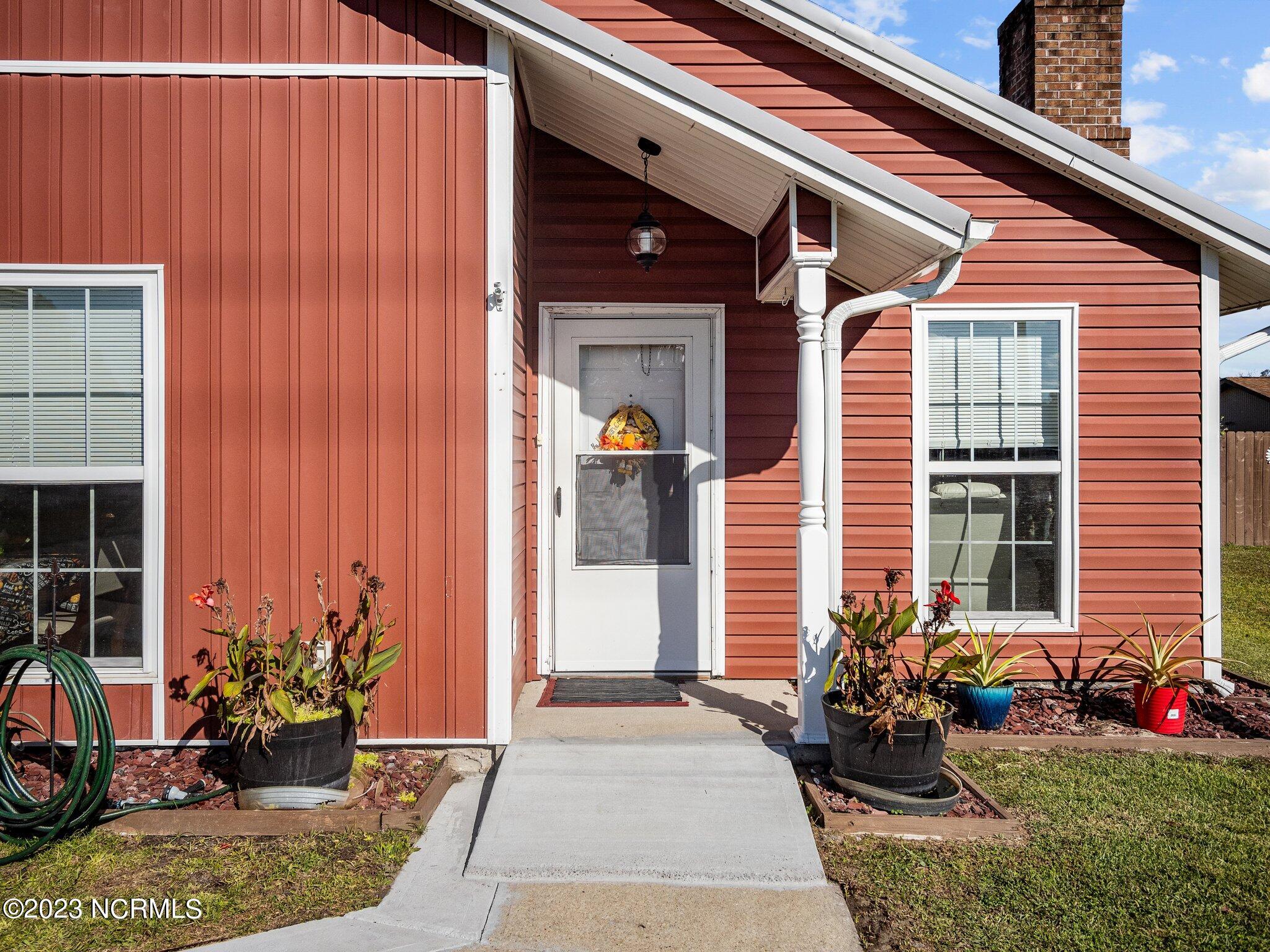 312 Riggs Road Hubert, NC 28539 - Photo 4 of 36 3-web-or-mls-PA249035